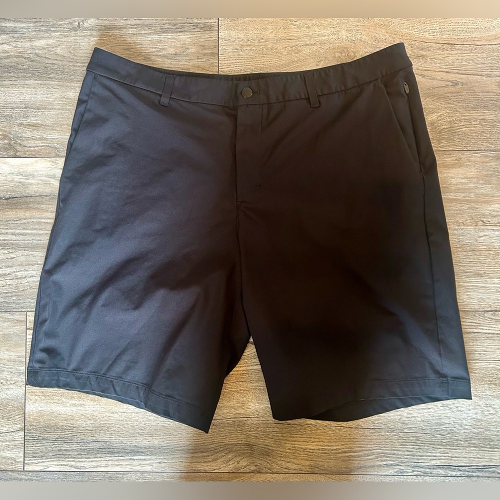 lululemon athletica Men's Black ABC Classic Fit Performance Shorts